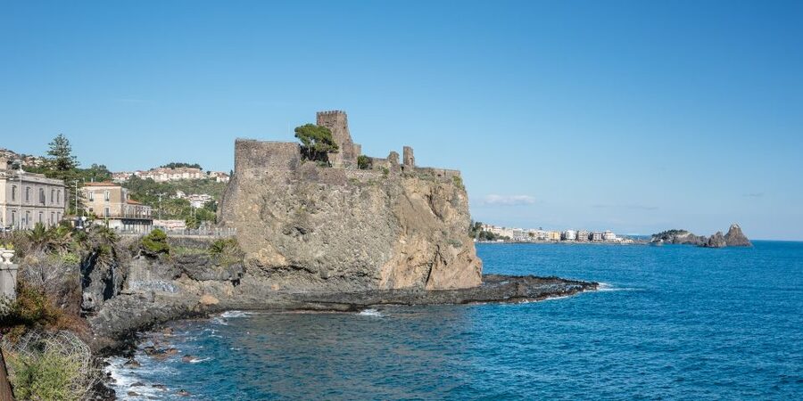 Catania: 4-Hour Guided Bike Tour - Stop 1 and Stop 2: downtown Catania for monuments and stories