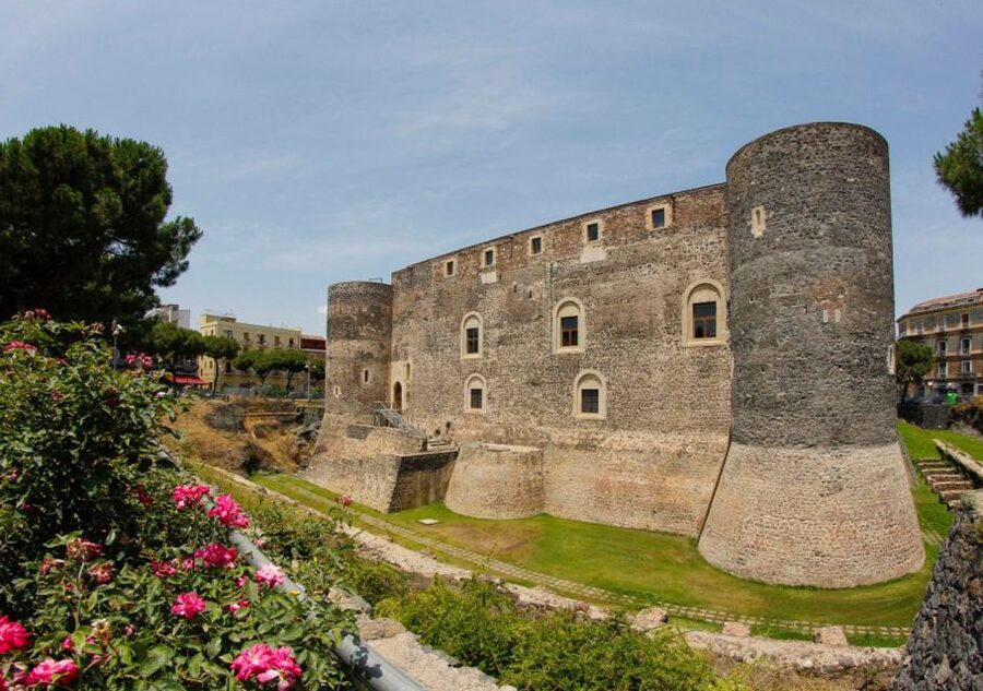 Catania: 4-Hour Guided Bike Tour - Stop 5: back to Catania for a final guided loop
