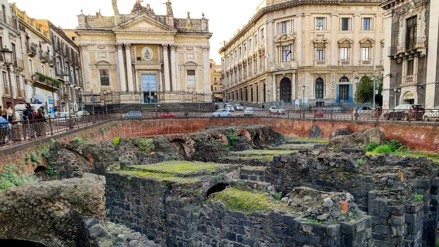 Catania: City Highlights Walking Tour - Castello Ursino: the fortress stop that ties the route together