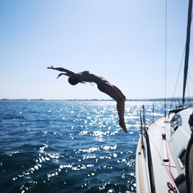 Catania: Coastline Sailing Trip 6hr with Aperitif and Lunch - Aperitif and onboard pasta lunch: why the food setup is part of the value