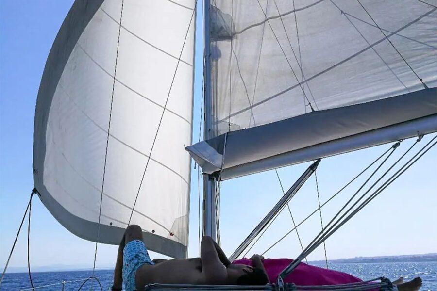 Catania: Coastline Sailing Trip 6hr with Aperitif and Lunch - What to bring (and what to skip) for a sunny Etna-coast day