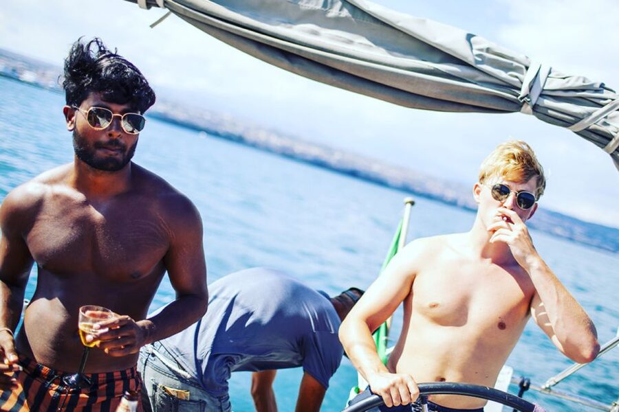 Catania: Coastline Sailing Trip with Aperitif and Prosecco - Wildlife Moments and Coastal Curiosities
