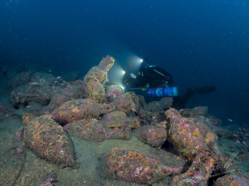 Catania : Diving for patented divers - Lava seabed + the Isole dei Ciclopi Marine Protected Area