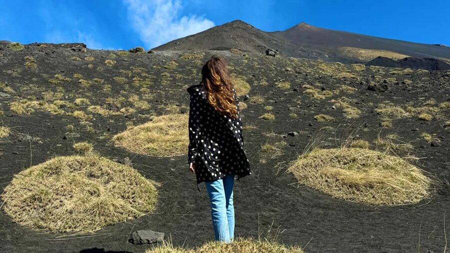 Catania: Etna Nature Tour with Hiking, Cave Visit, & Tasting - How you get higher: walking vs. cable car and jeep bus