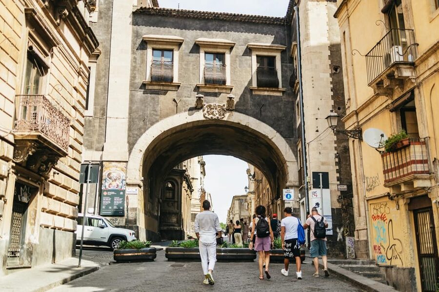 Catania: Guided Street Food Walking Tour - Meeting at Via Crociferi 54: Getting oriented fast