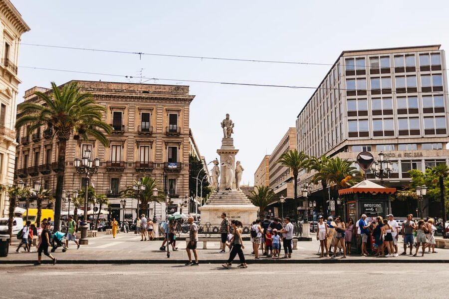 Catania: Guided Street Food Walking Tour - Who should book this Catania street food walking tour