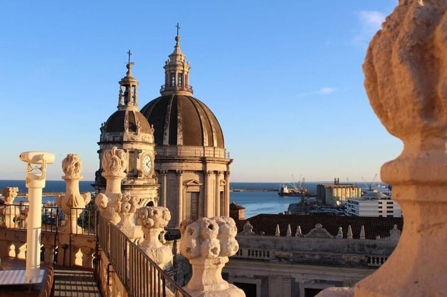 Catania Highlights Walking Tour With A Guide - Piazza Stesicoro, Piazza Università, and Palazzo Currò: the city after the big sights