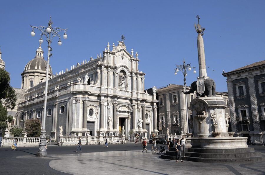 Catania Historic center Walking tour - Via Crociferi and the plazas: learning the city’s baroque layout