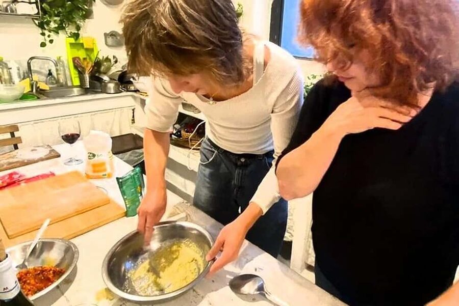 Catania: Pistachio Ravioli, Pasta Home Cooking Class w/ Wine - Entering the Catania kitchen: ring the bell at Vignolo