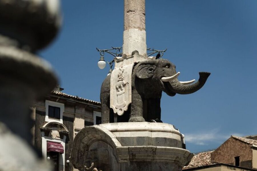 Catania: Private custom tour with a local guide - Language options: smooth communication matters more than you think