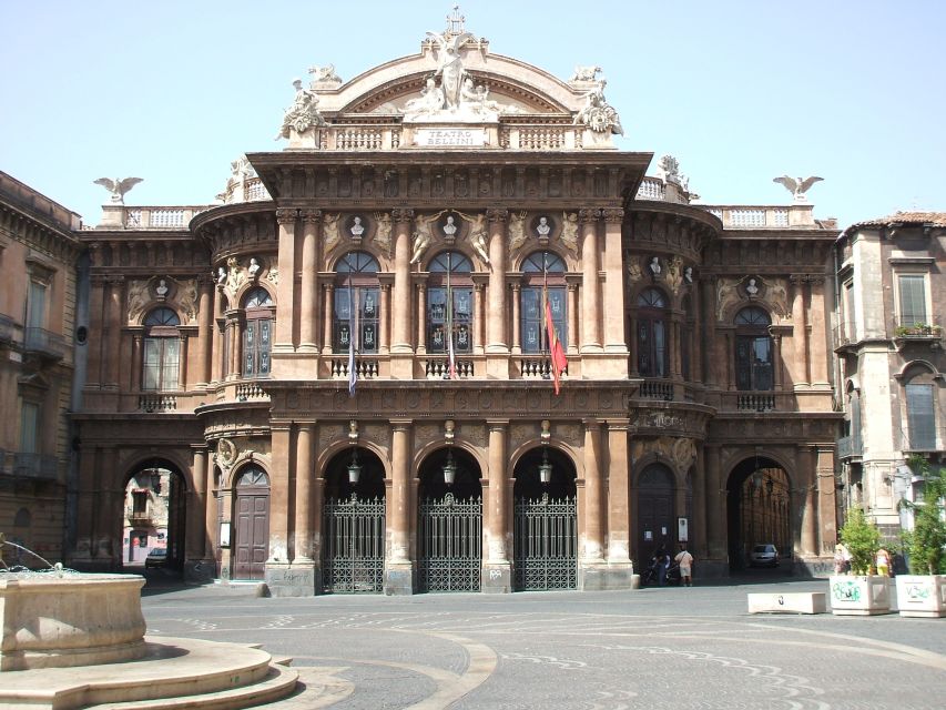 Catania: Private Tour with Arancino Tasting - Piazza del Duomo again: Baroque drama and a famous fountain
