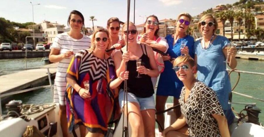 Catania: Spritz and Sunset Sailing Tour - Finding the Boat: Port Logistics at Café Del Porto