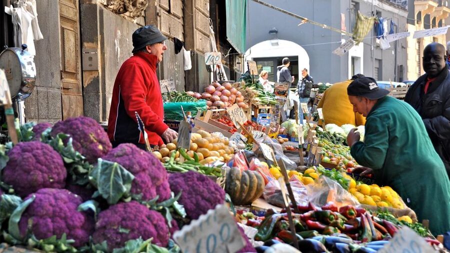 Catania Street Food Tour - Piazza Stesicoro and the Roman amphitheater ruins: eating with context