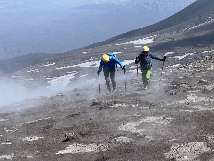 Catania: Summit Craters from North Etna with 4x4 vehicles - The main hike: 5 km uphill toward the Central Summit Crater