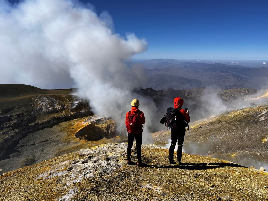 Catania: Summit Craters from North Etna with 4x4 vehicles - What you’ll see at 3,300m: fumaroles and bright sulphur minerals