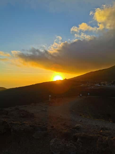 Catania: Sunset Trekking on Mount Etna with Wine Tasting - From Piazza Stesicoro to Zafferana Etnea: the ride sets the mood