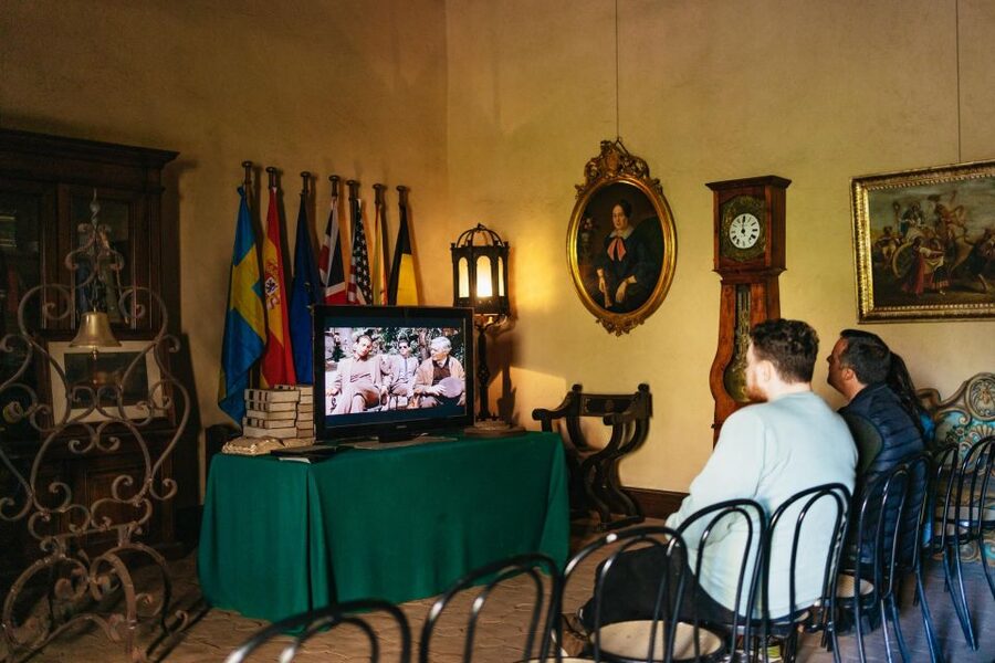 Catania/Taormina: The Godfather Filming Locations Tour - The van ride: A/C comfort plus the best photo timing