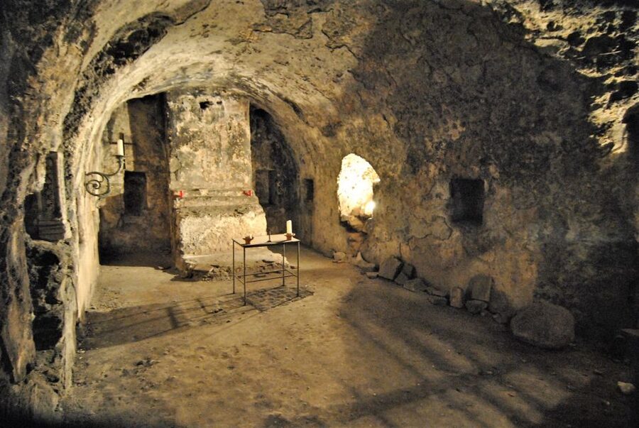 Catania: Underground and Street Food Walking Tour - Pace, comfort, and who this tour really fits