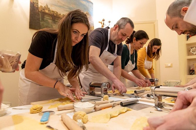 Cesarine: Market Tour & Home Cooking Class in Catania - Timing and pacing: a 10:00 am start that eats your morning