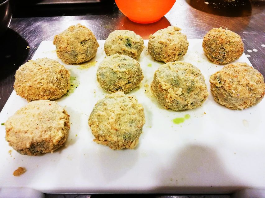 Cooking Class Arancini in Catania - Tasting time: wine, water, coffee, and sampling multiple versions