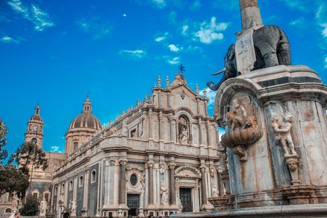 Discover Catania from fabulous viewpoints with your personal photographer - Stop 3: Lungomare di Ognina seafront photos outside the historic center
