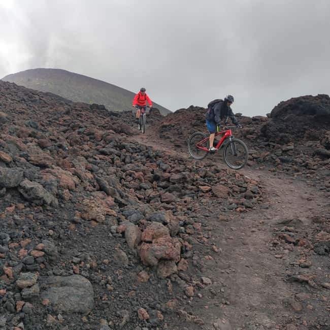 E-mtb tour through lava flows and down to Alcantara gorges - E-bike support, guide help, and what you should bring