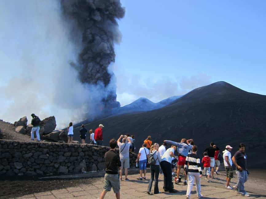 Etna: Jeep excursion and trekking suitable for everyone. Shoes and jacket provided free of charge. - How the Jeep and trek combine on North Etna