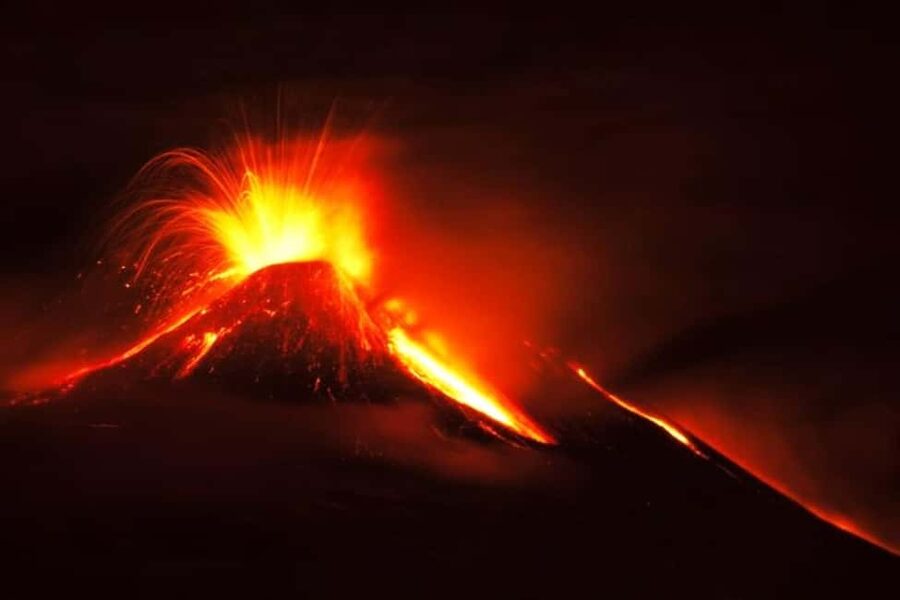 Etna walking tour, visit of a lava tunnel, Arancino tasting - The lava tunnel visit: what helmet and torch actually do
