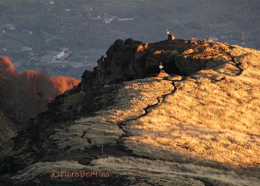 Etna wine Experience Sunset - Grotta dei Tre Livelli: a lava cave visit you can actually do safely