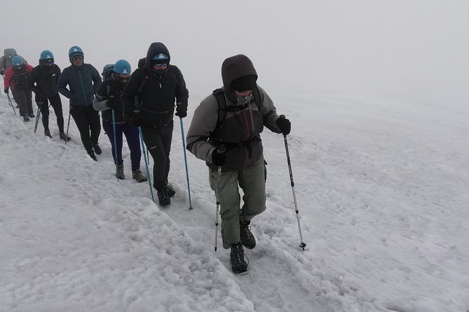 Etna: Winter excursion to 3.000mt - Who should book this Etna winter hike