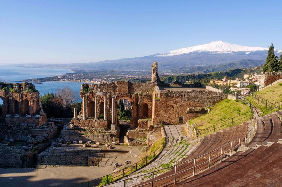 From Catania: Full-Day The Godfather Tour - The small-group advantage: pacing, photos, and why max 8 matters