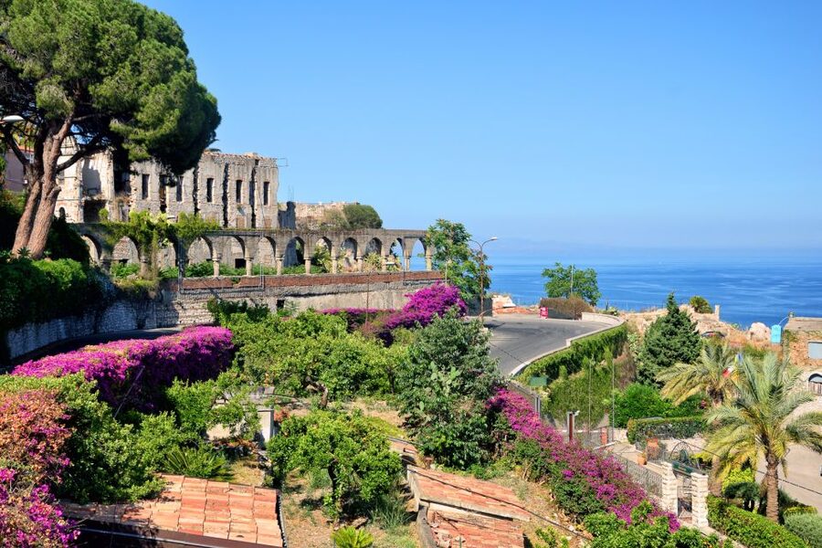 From Catania: Guided Godfather Tour with Taormina Visit - What to wear and bring for a smooth day