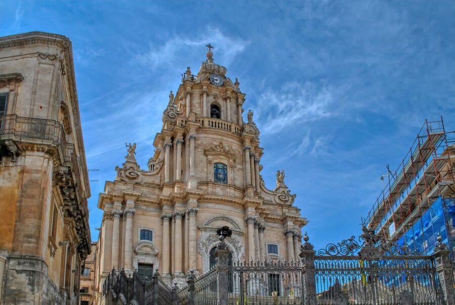 From Catania: Inspector Montalbano Day Tour with Audio Guide - Transportation and driver reality on a full-day circuit