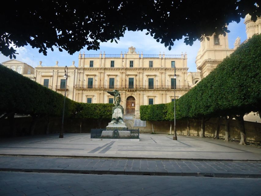From Catania: Syracuse and Noto Culture and History Tour - Ortigia Island walk: alleys that really feel old