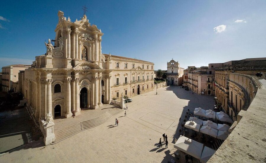 From Catania: Syracuse and Noto Culture and History Tour - Pickup from Catania: easy in theory, basic in practice