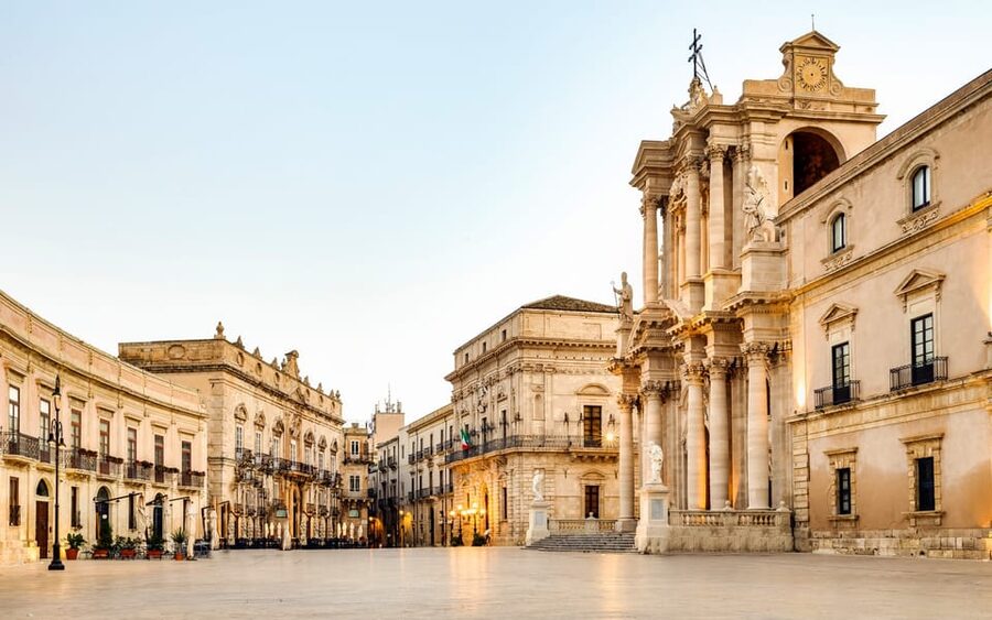 From Catania: Syracuse, Ortygia, and Noto Tour - Meeting in Catania and settling into the air-conditioned van