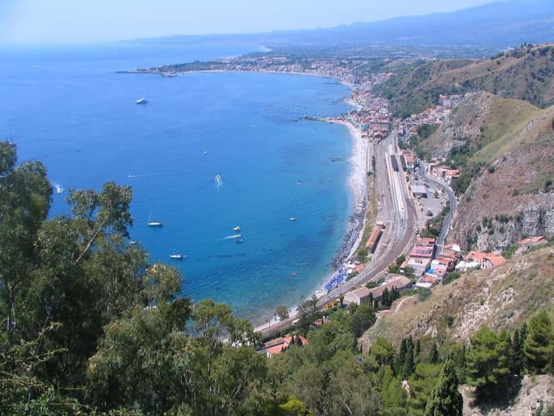From Catania: Taormina, Isola bella & Castelmola tour - From Catania’s Duomo square to Taormina’s hilltop world