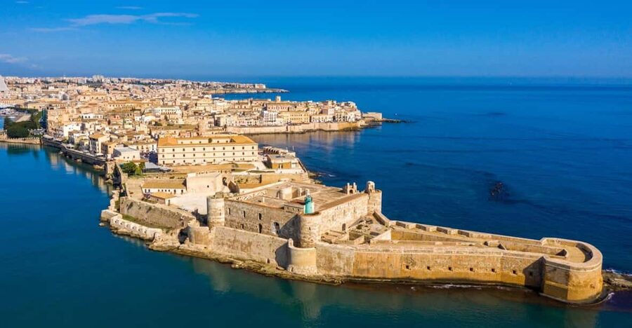 |FROM CATANIA|Tour of Siracusa, Ortigia, Noto [PRIVATE TOUR] - Ortigia walking loop: Apollo Temple, the Fountain of Diana, and Maria Santissima