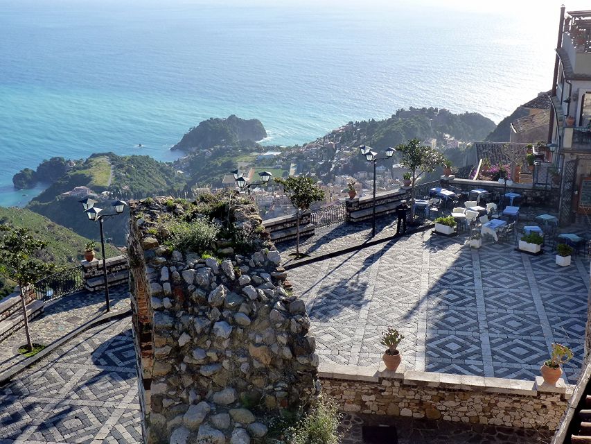 From Catania: White Lotus tour Taormina, Castelmola & Naxos - How the White Lotus stops fit into 5 hours from Catania