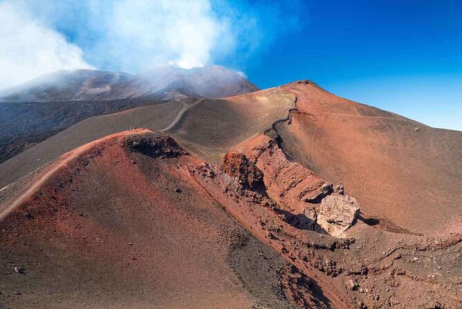 Half Day Guided Tour in Mount Etna (3000 meters) - Cable car to the 3000m zone: your best views start early