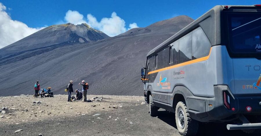 Mount Etna: Ascent to 2800m by 4x4 - From Piano Provenzana to the 4x4: where Etna starts feeling real