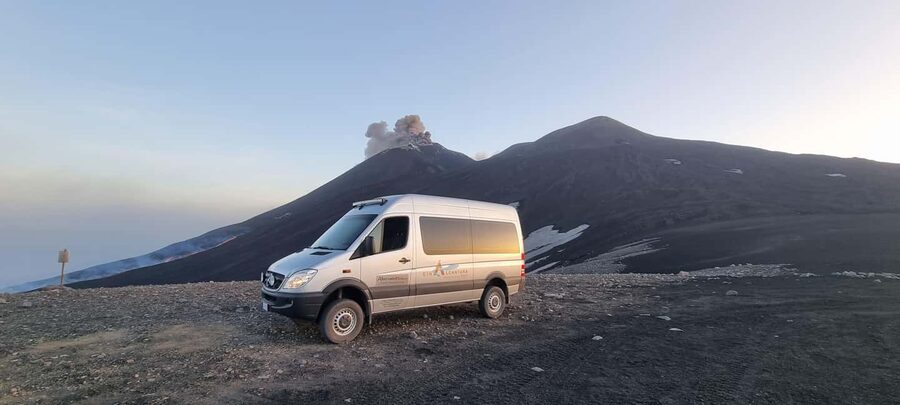 Mount Etna: Ascent to 2800m by 4x4 - The short hike above 2800m: where the views stop being optional