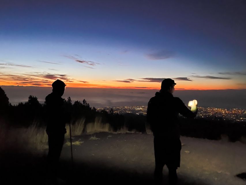 Mount Etna: Sunrise Excursion with an expert Local Guide - Who should book this Etna sunrise hike