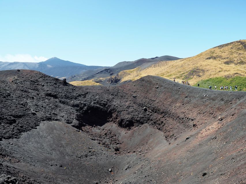 Mount Etna: Trek to the Craters of The 2002 Eruption - Walking along the eruptive fault from the 2002 eruption