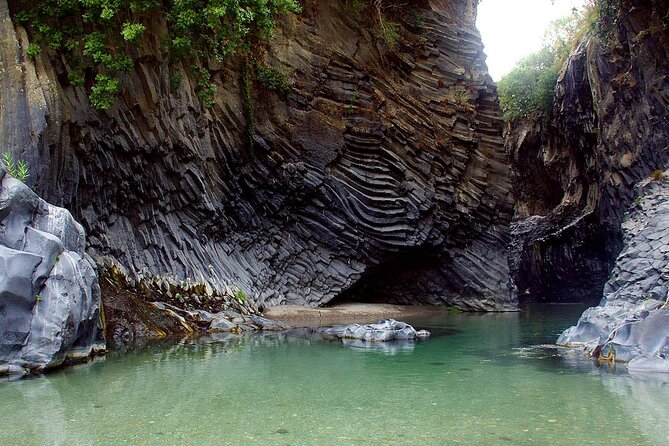 Mt. Etna and Alcantara river full day tour from Catania - Funivia + 4x4 to Torre del Filosofo: what the optional altitude really buys you