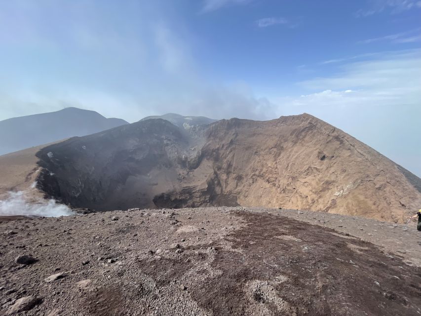 Piano Provenzana: Mount Etna Hiking Trip to 3,300 Meters - The off-road 4x4 ride: fast altitude, serious terrain