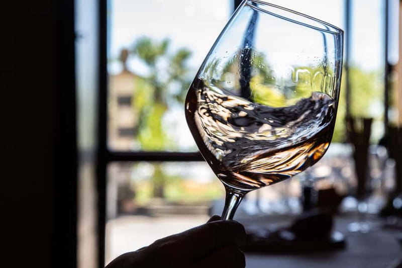 Sicilian Soul: Winery Tour, Wine & Food Tasting in Catania - The 3-wine tasting: how the pairing feels in real life