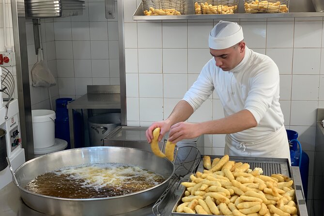 Street food tour of Catania by night - Where you meet (and why the start point matters)