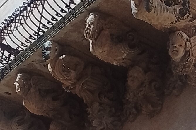 Syracuse Ortigia and Noto Private Tour - Syracuse Cathedral and the Jewish bath area: Baroque meets layered culture