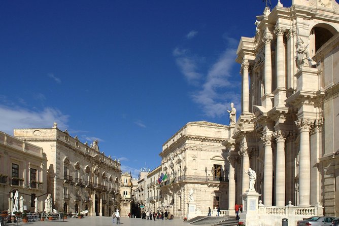 Syracuse, Ortigia & Noto - Ortigia by the water: Temple of Apollo to Fonte Aretusa